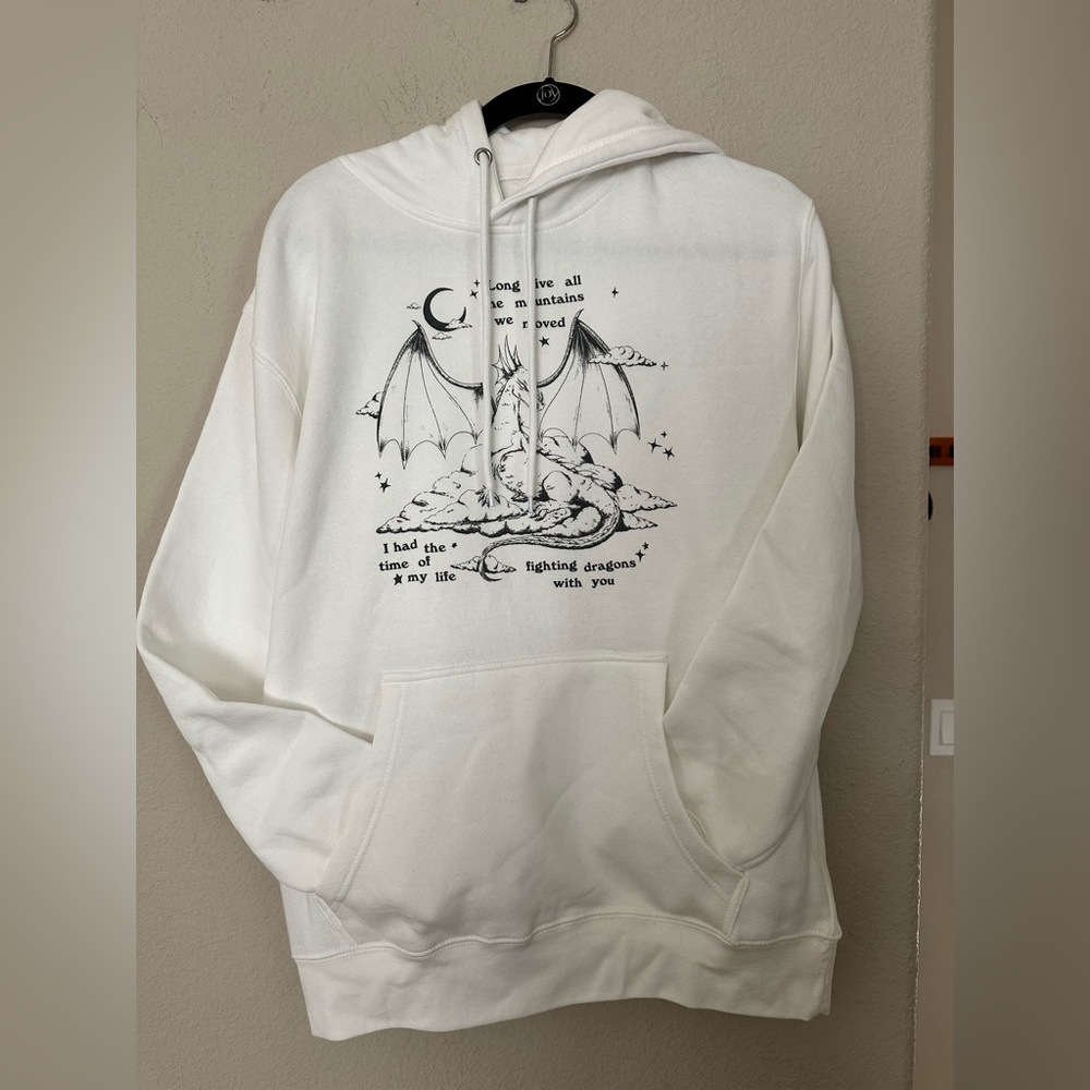 White Taylor Swift speak now “fighting dragons” hoodie sweatshirt